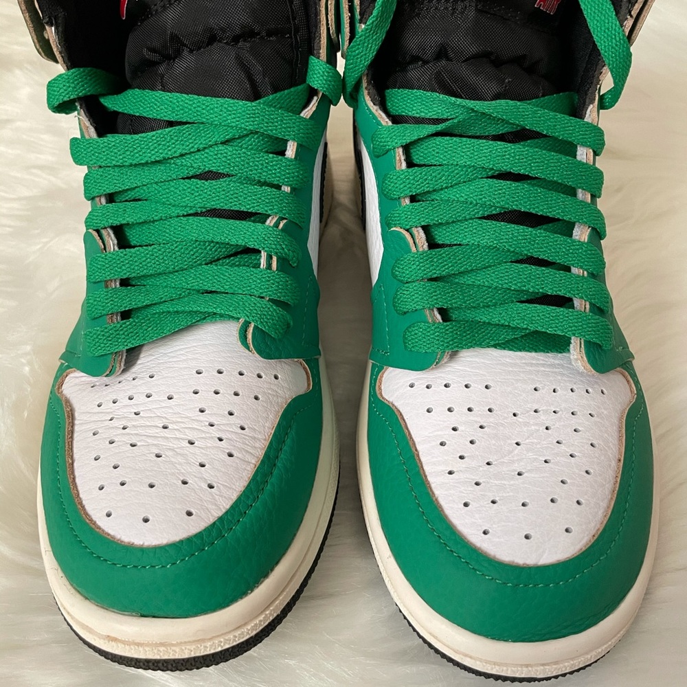 SOLD~~~~Jordan 1 WMNS Lucky Green